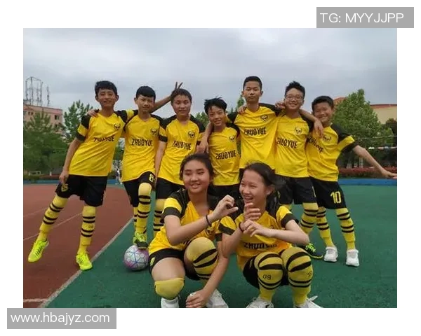 巴尔韦德球星卡足球挂件精美设计彰显足球魅力与个性风采