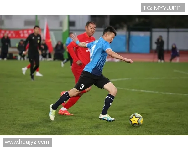 民间草根神似足球巨星引热议真假难辨引发网友围观讨论